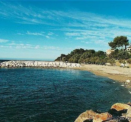 فندق Le Richiardi كاركيران
